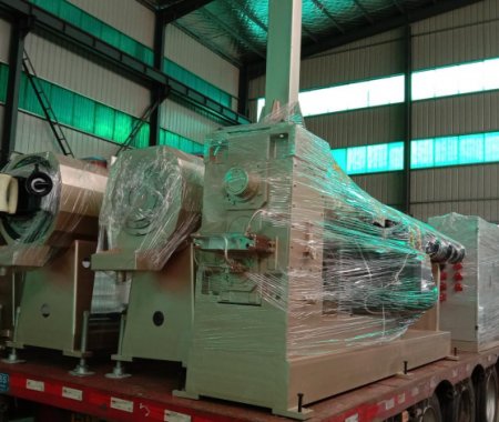 75-250高速PE給水管生產線發貨廣東！