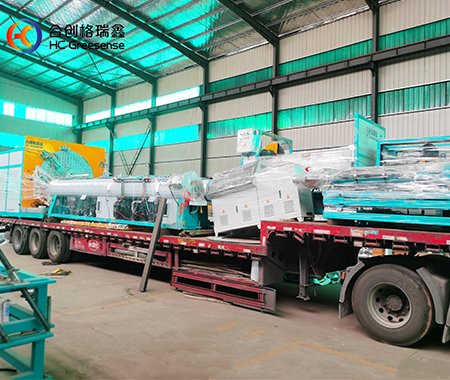 雙塑纏繞管設(shè)備發(fā)貨